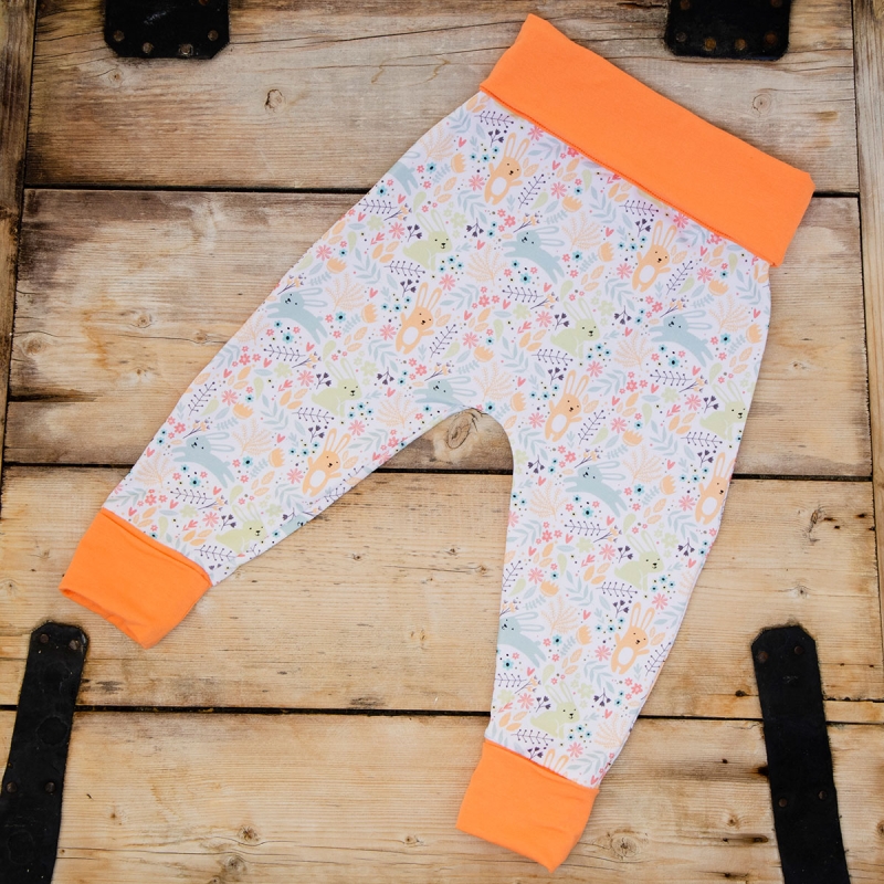 Culla di Teby Mitwachs-Hose Happy Rabbits